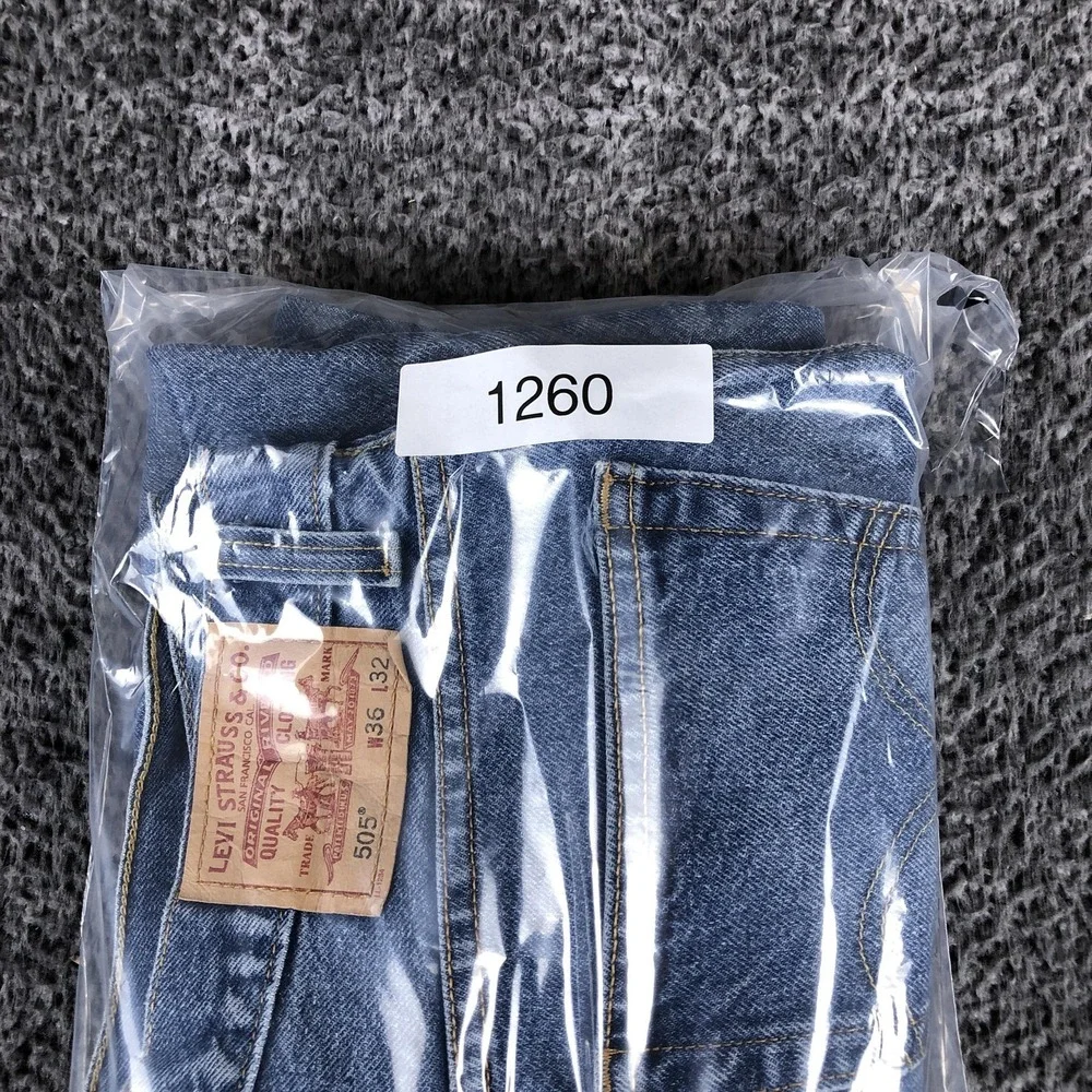 Levis 505 Jeans Mens 36x32 Blue Regular Fit Straight Leg Denim Medium Wash Y2K